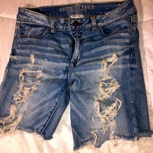 AE Super distressed Shorts size 10